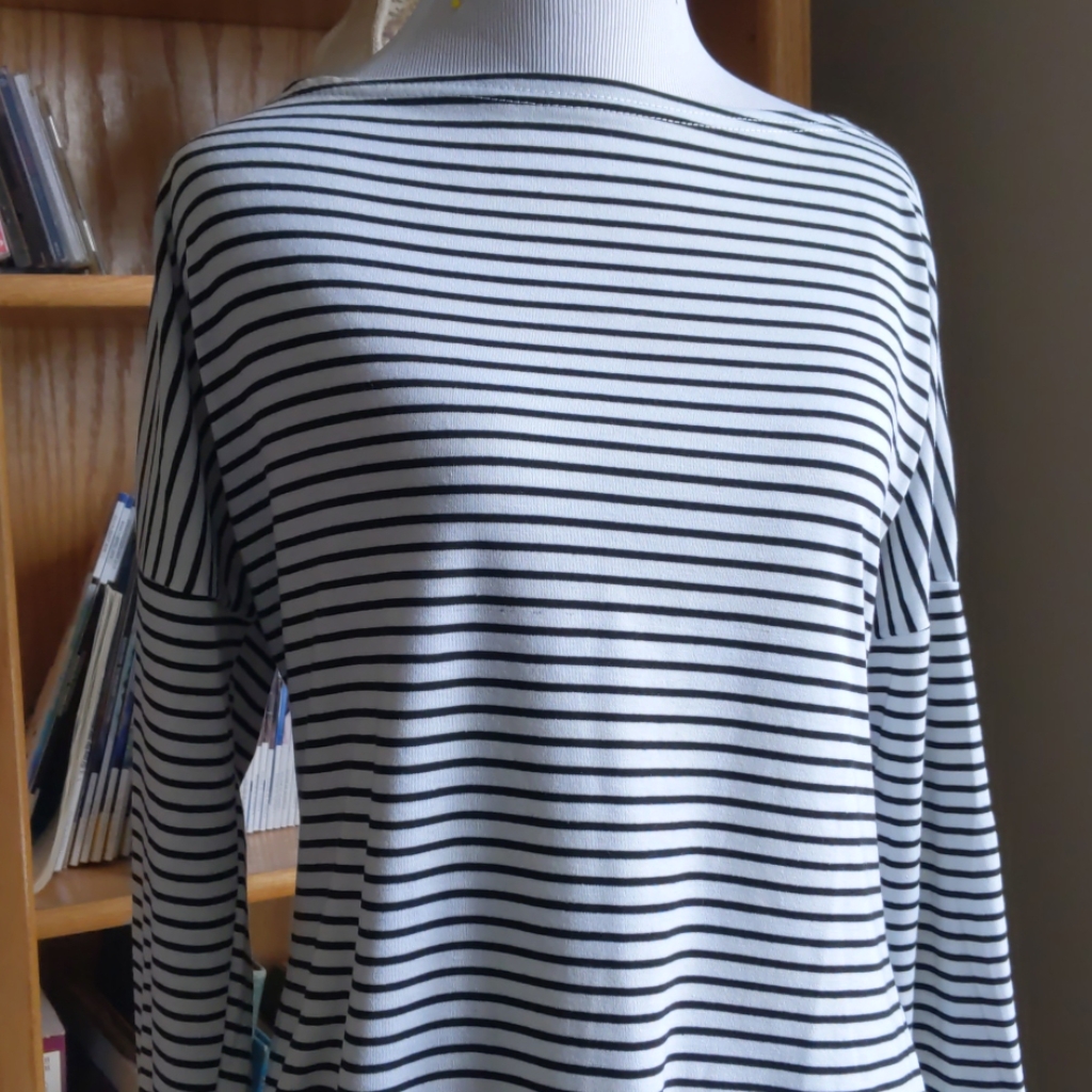 Navy/White Tee